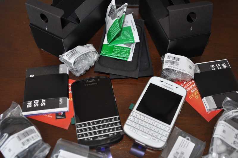 Fs: Blackberry Q5 Factory Unlocked  White, Black Colors  Arabic Keyboard and Special Pins