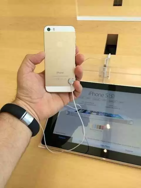 XMAS & NEW YEAR BONUS ON Apple Iphone 5 and Apple Ipad 4