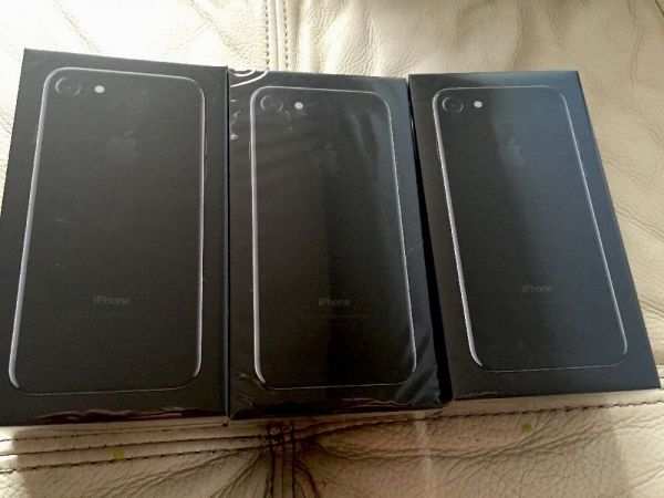 iPhone 7 Plus Factory Unlocked (Latest Model)